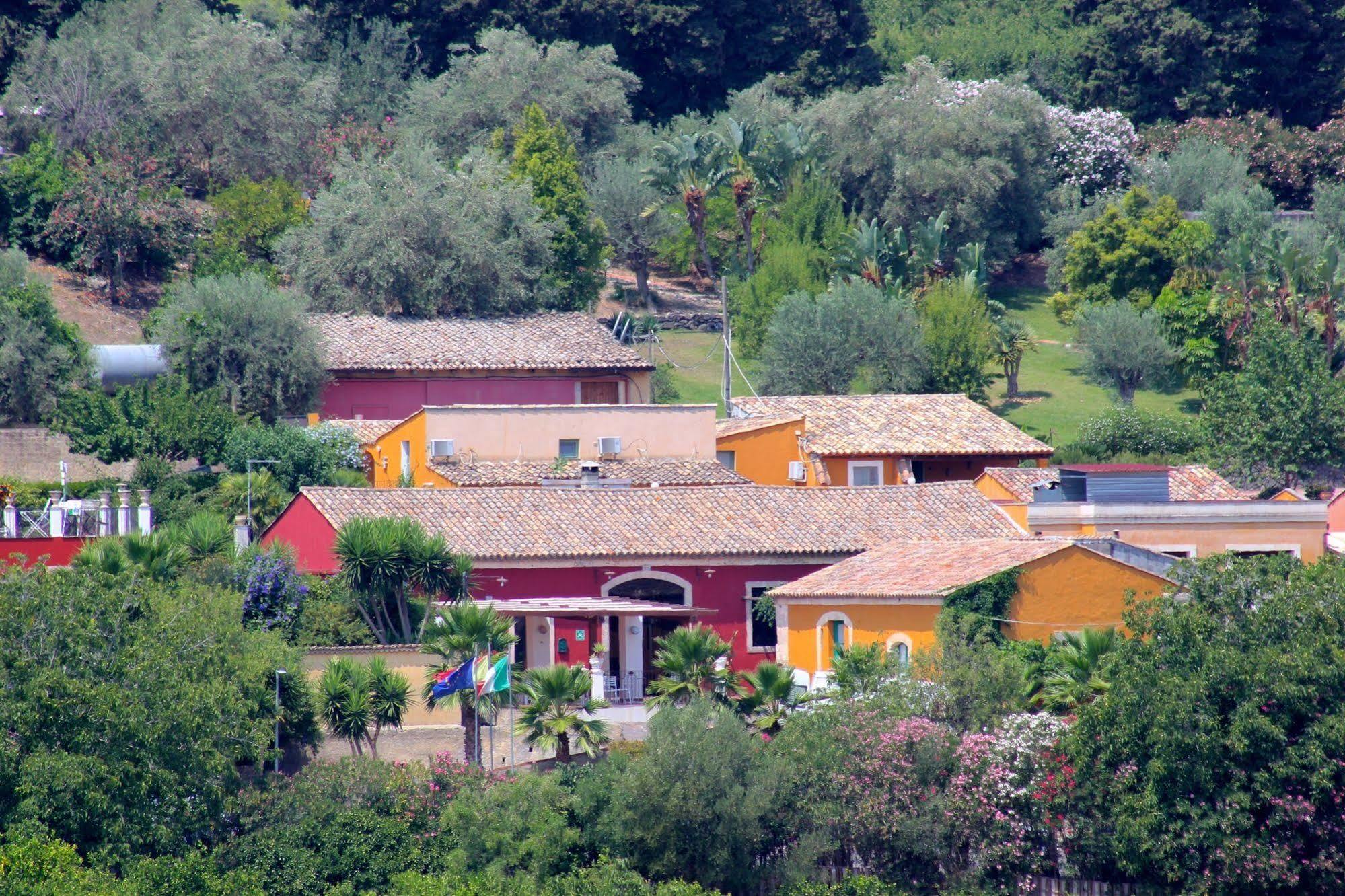 Agriturismo Roccadia Carlentini Bagian luar foto