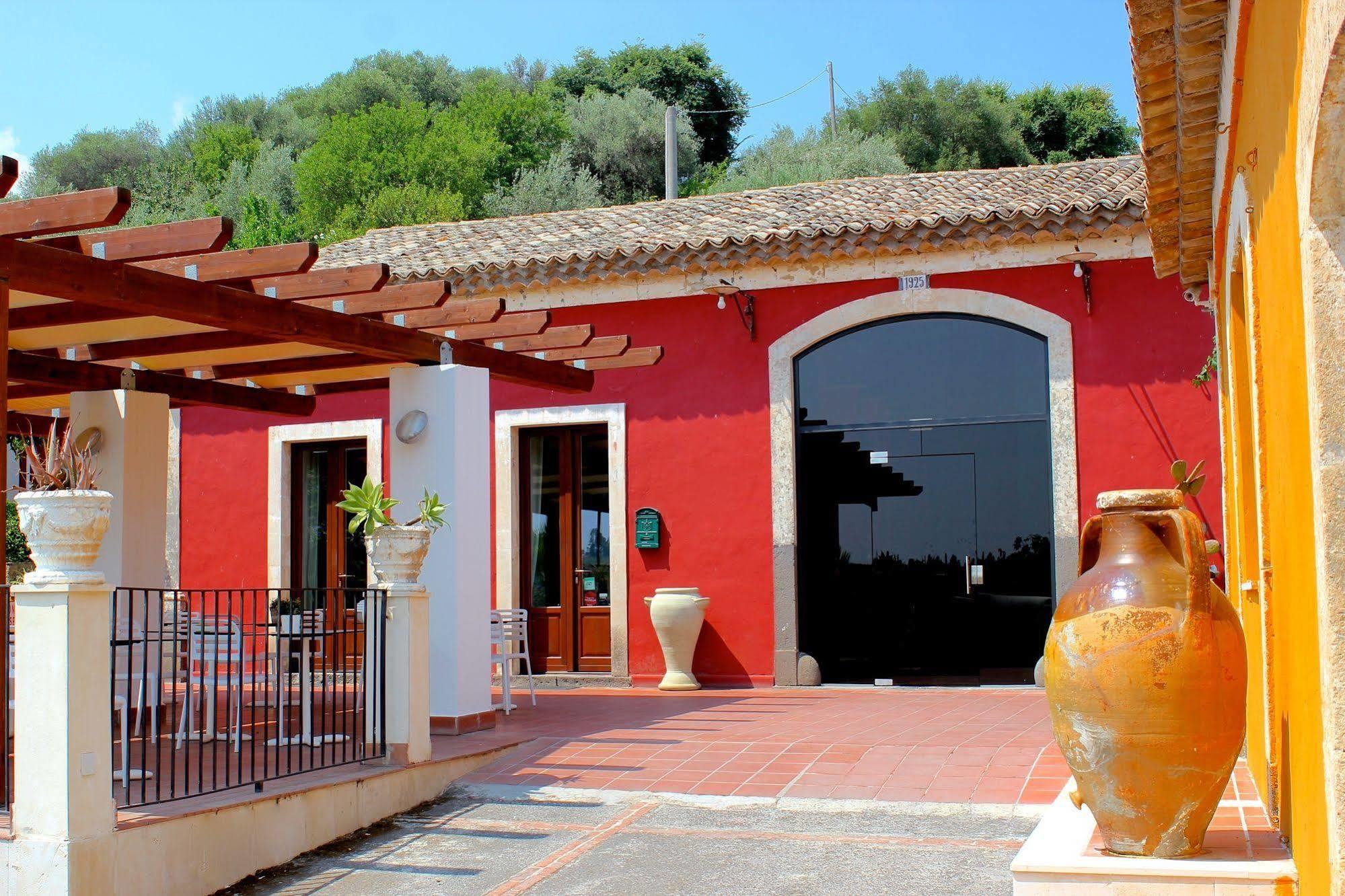 Agriturismo Roccadia Carlentini Bagian luar foto